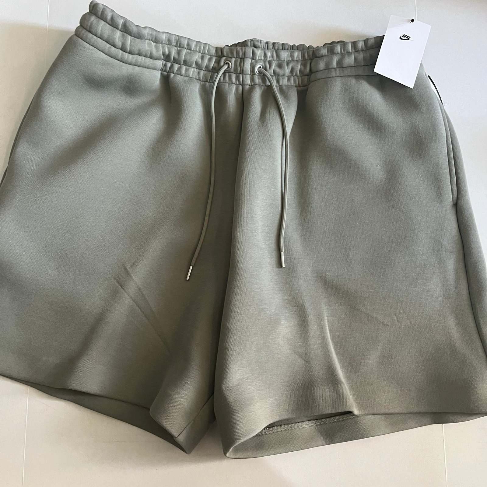 NIKE Sportswear Tech Fleece Shorts Reimagined Dark Stucco FN3933-053 Size L NWT