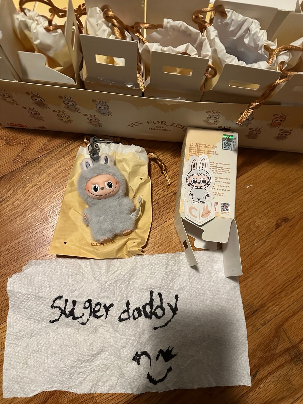 Labubu pin for love C