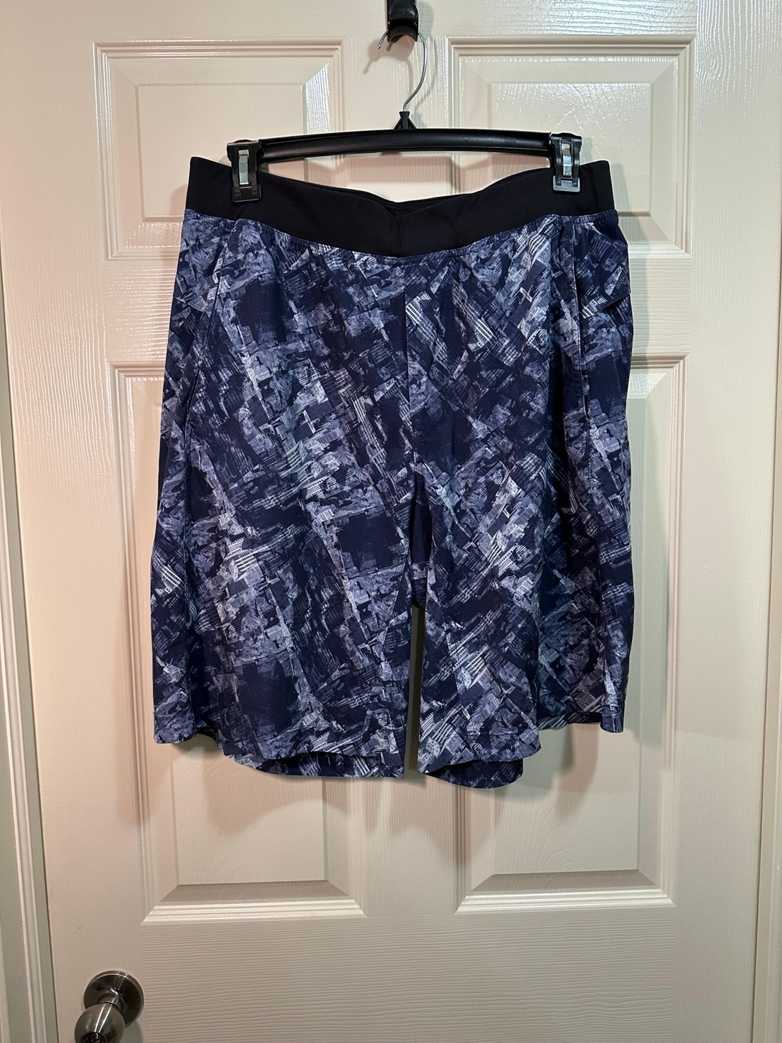 Lululemon Mens Core Athletic Shorts 11” Inseam Sz XL Blue Active Pockets Workout
