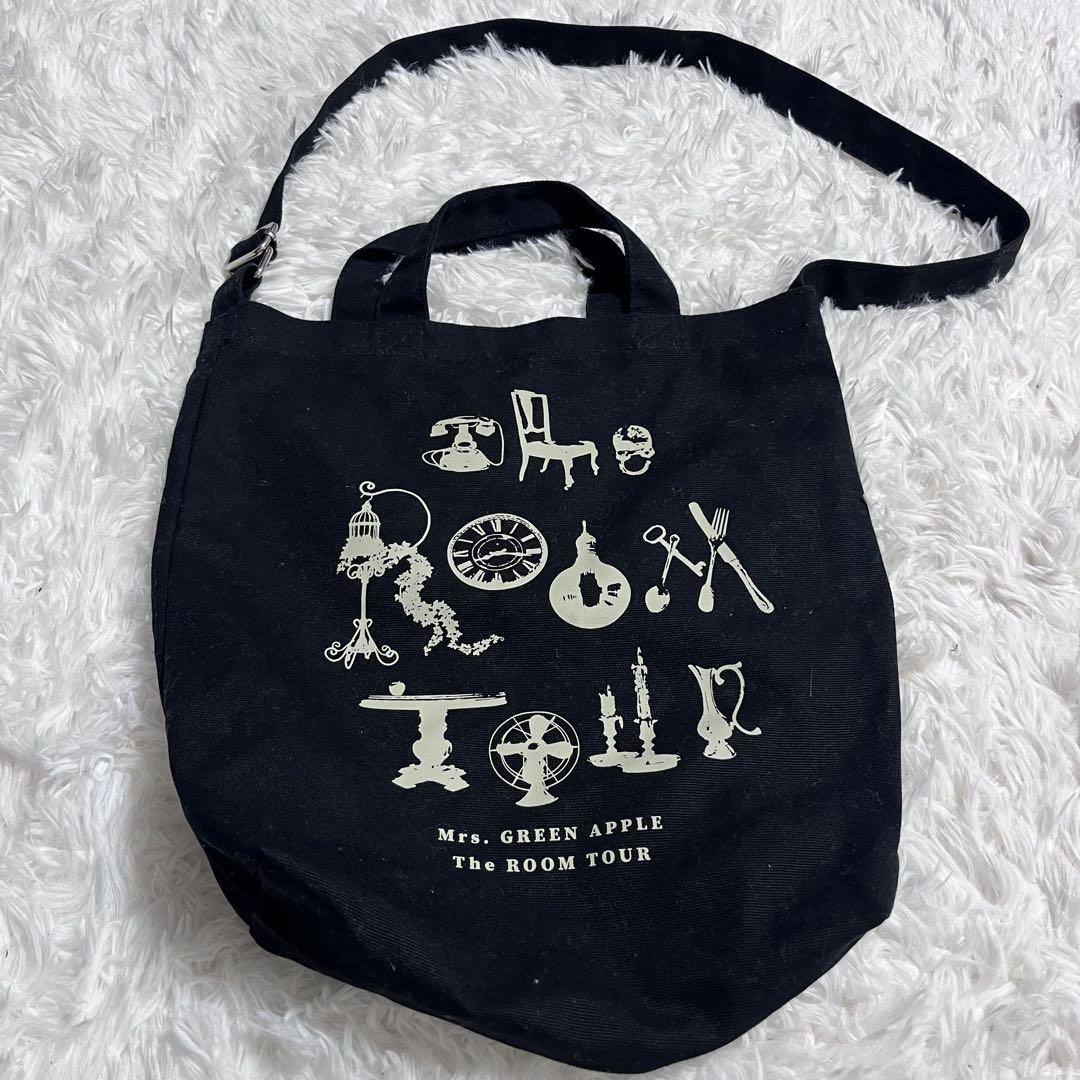 Mrs. GREEN APPLE Tote Shoulder Bag Black