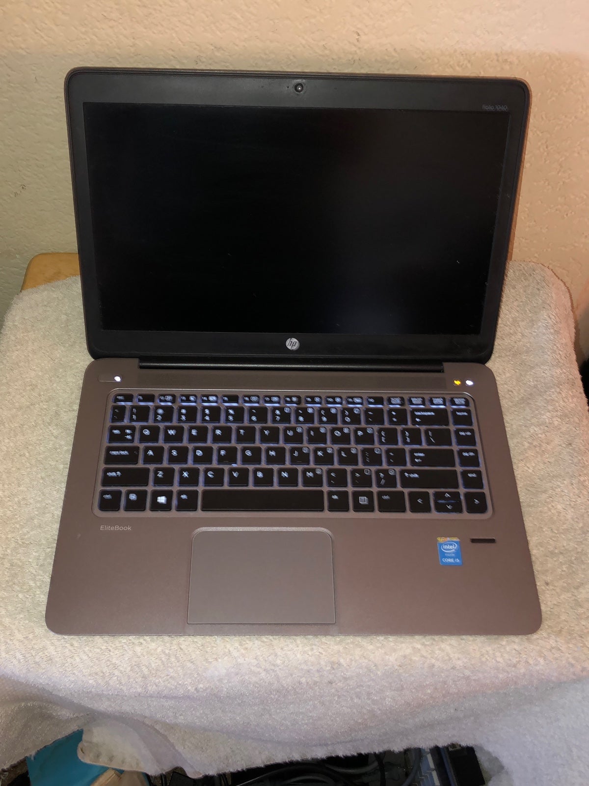 HP EliteBook Folio 1040 G2 i5-5200U 2.20GHz | 8GB RAM | 240GB SSD Has AC adapter