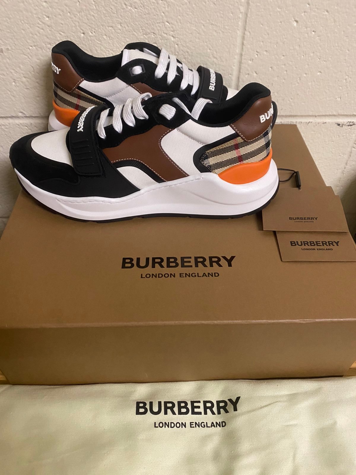 Burberry strappy shoes