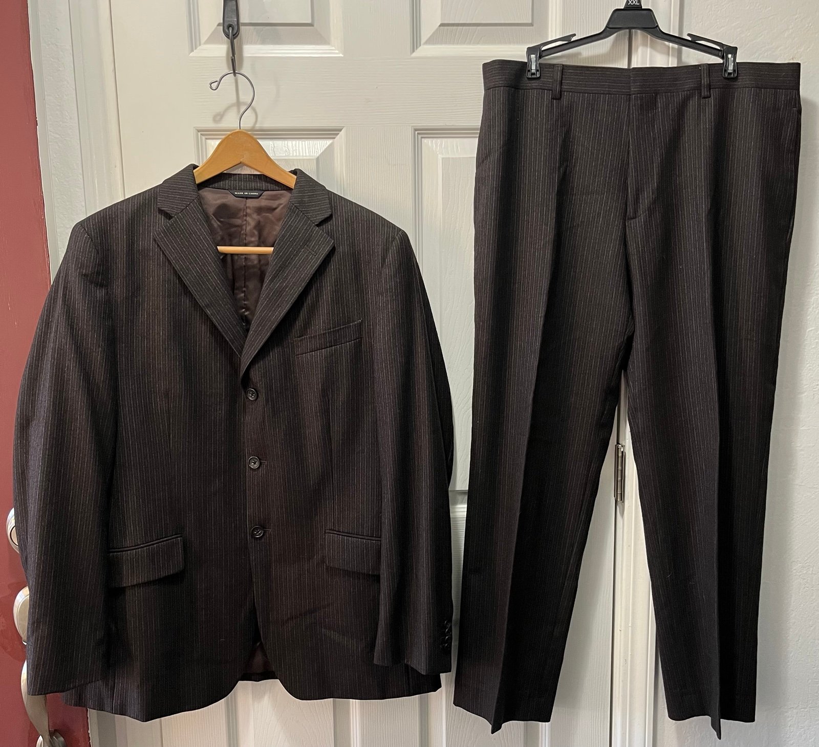 Banana Republic 100% Wool 2pc 3 button Black pinstripe suit 42R 35x30 Trousers