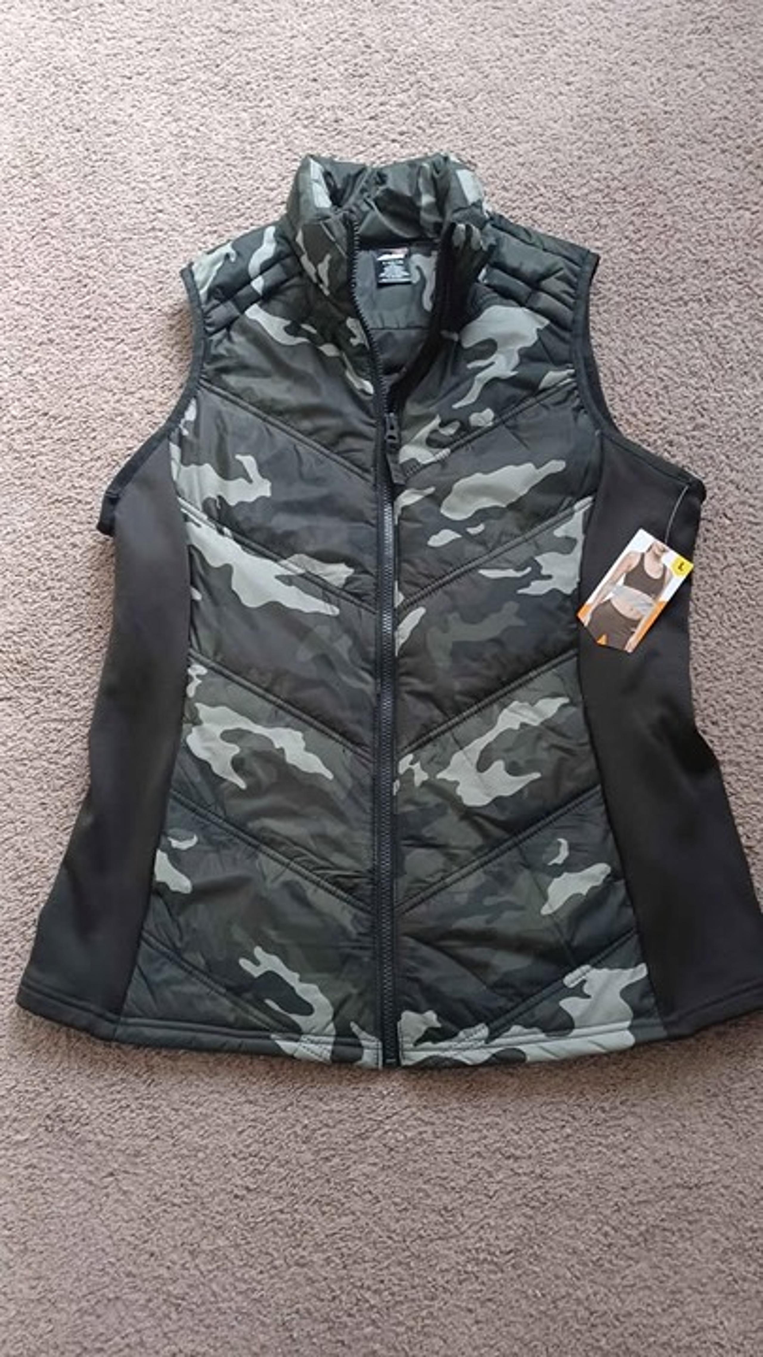Women's Avia Green Camouflage Vest size Large -new