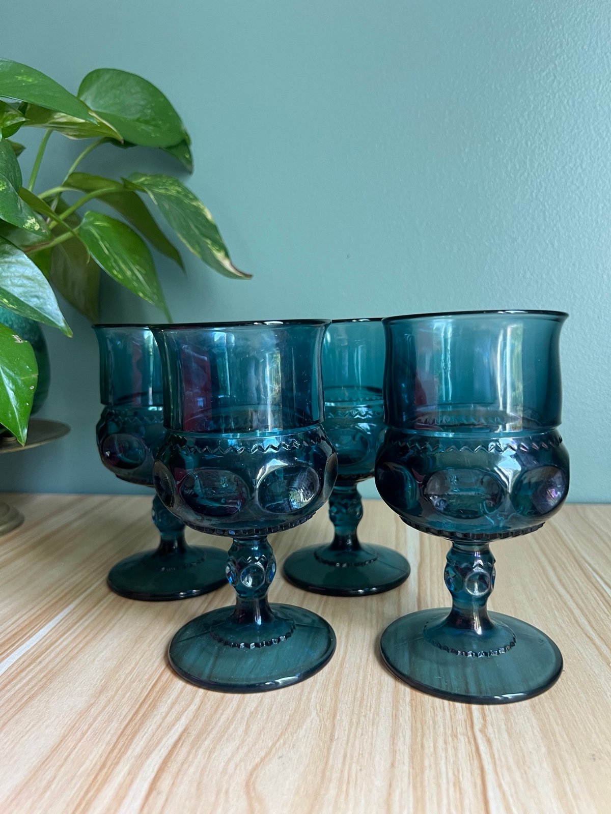 VTG blue kings crown thumbprint goblets/4