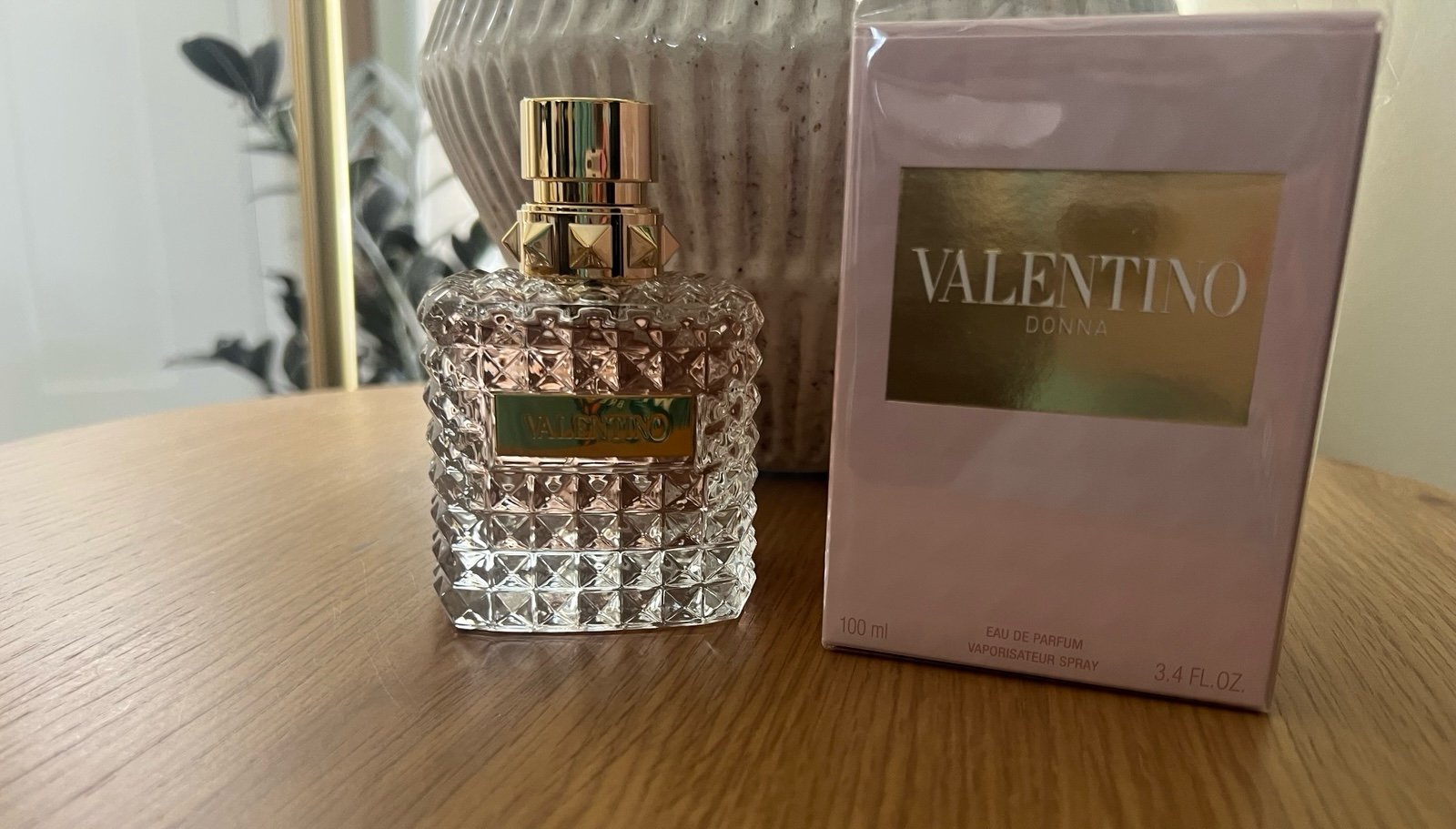 Valentino Donna Perfume 3.4 OZ