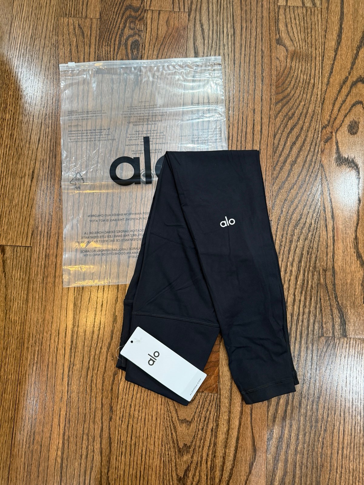 Alo High-Waist Alosoft leggings Size M brand new PRICE IS FIRM