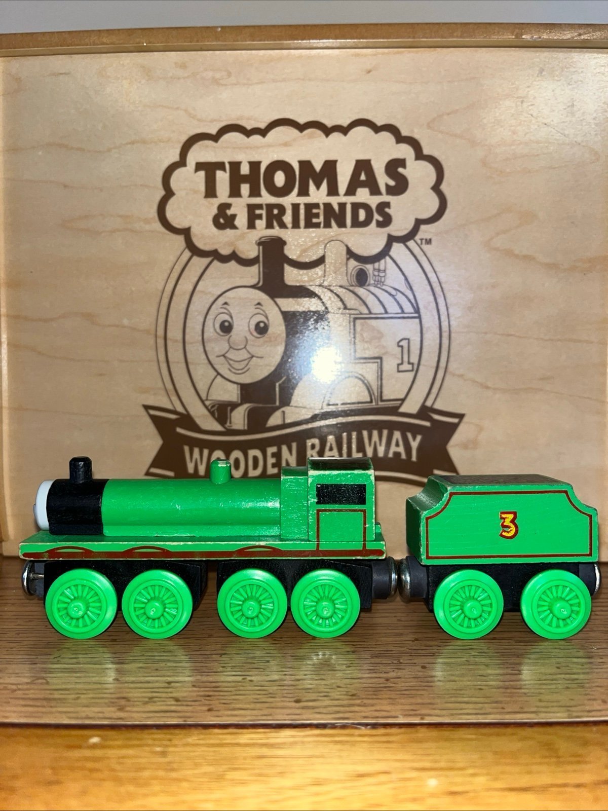 HENRY ! THOMAS FRIENDS TRAIN WOODEN RAILWAY 1992 / 1993 STAPLES