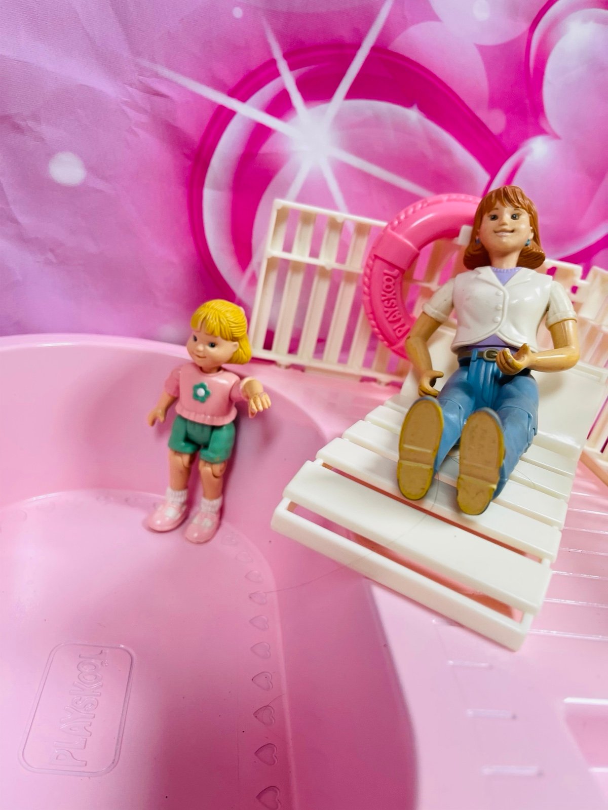 Loving family dollhouse figures people 1998 mom & girl in pink sister cute set