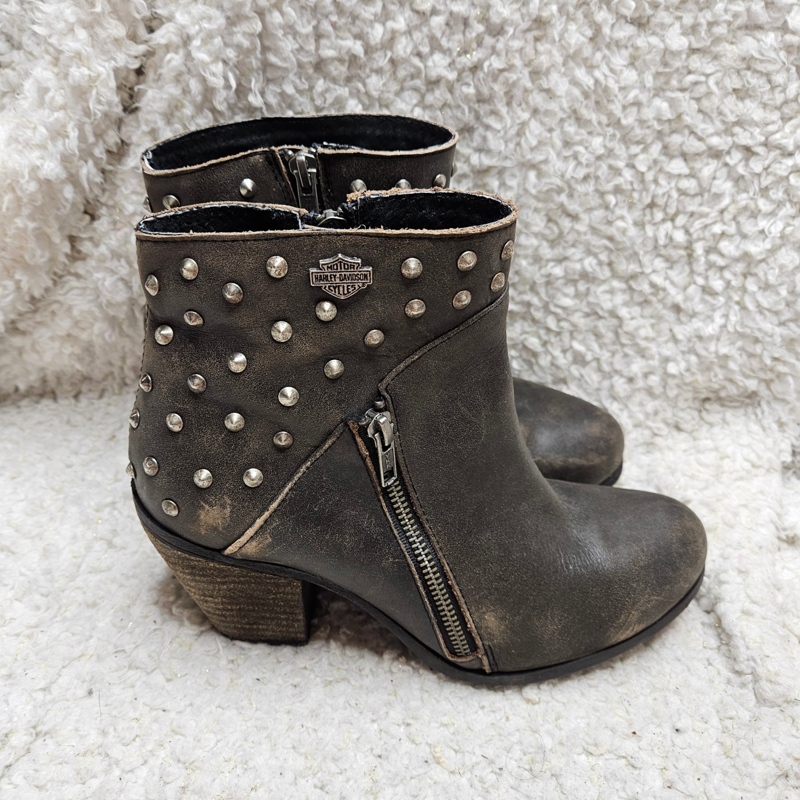 Harley Davidson Wexford Studded Distressed Leather Ankle Boots sz 9