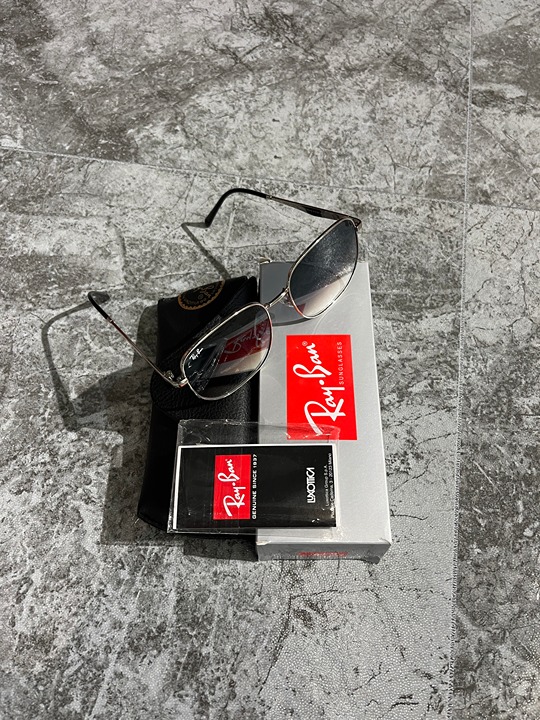 Ray-Ban Sunglasses RB3713D