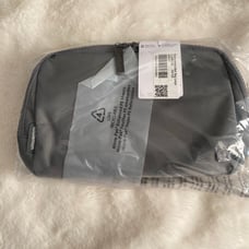 Lululemon Belt Bag 2L Asphalt Grey