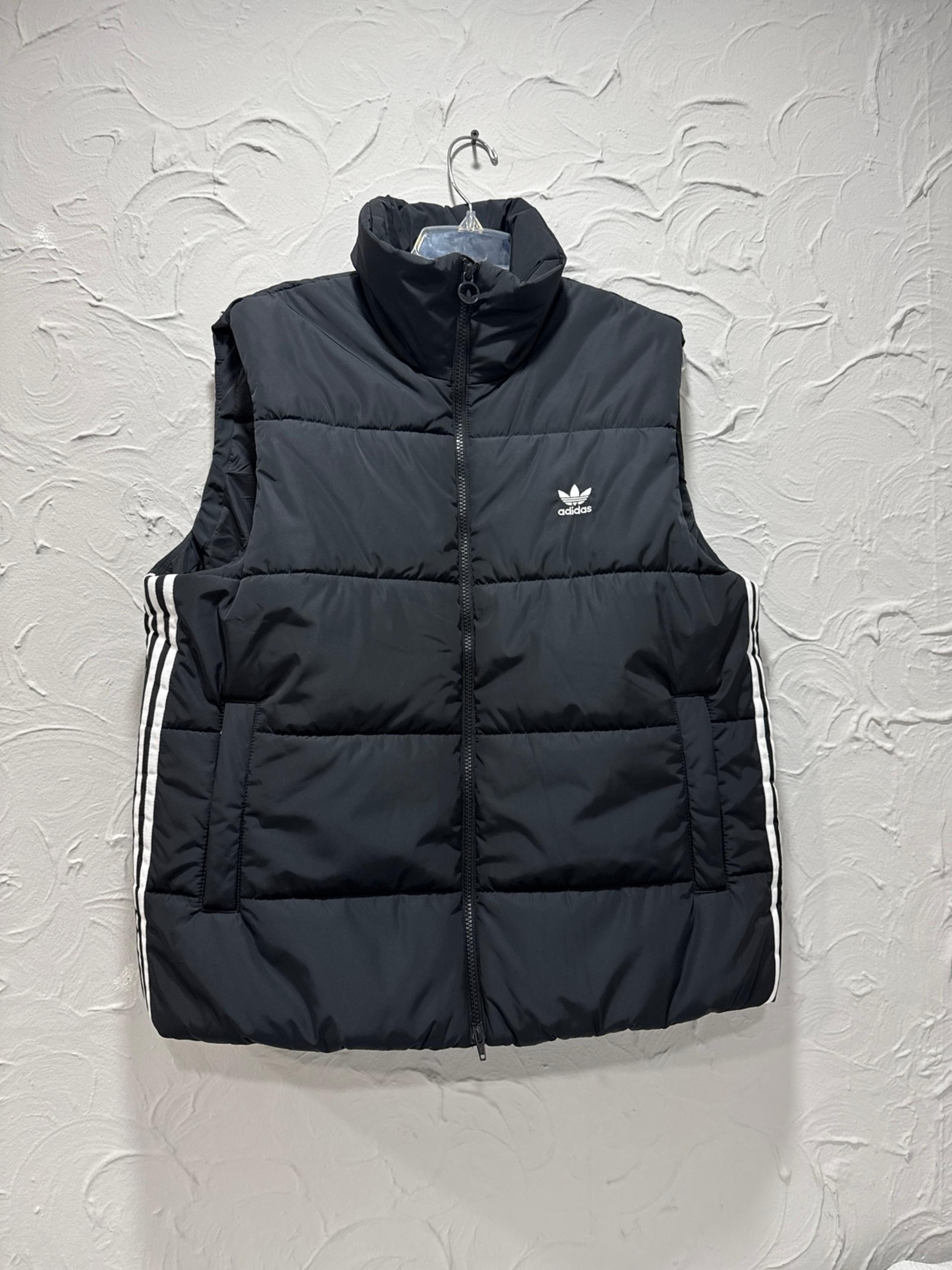 Adidas originals women’s 3 stripes loose fit Insulated Vest Color: Black. Size:M