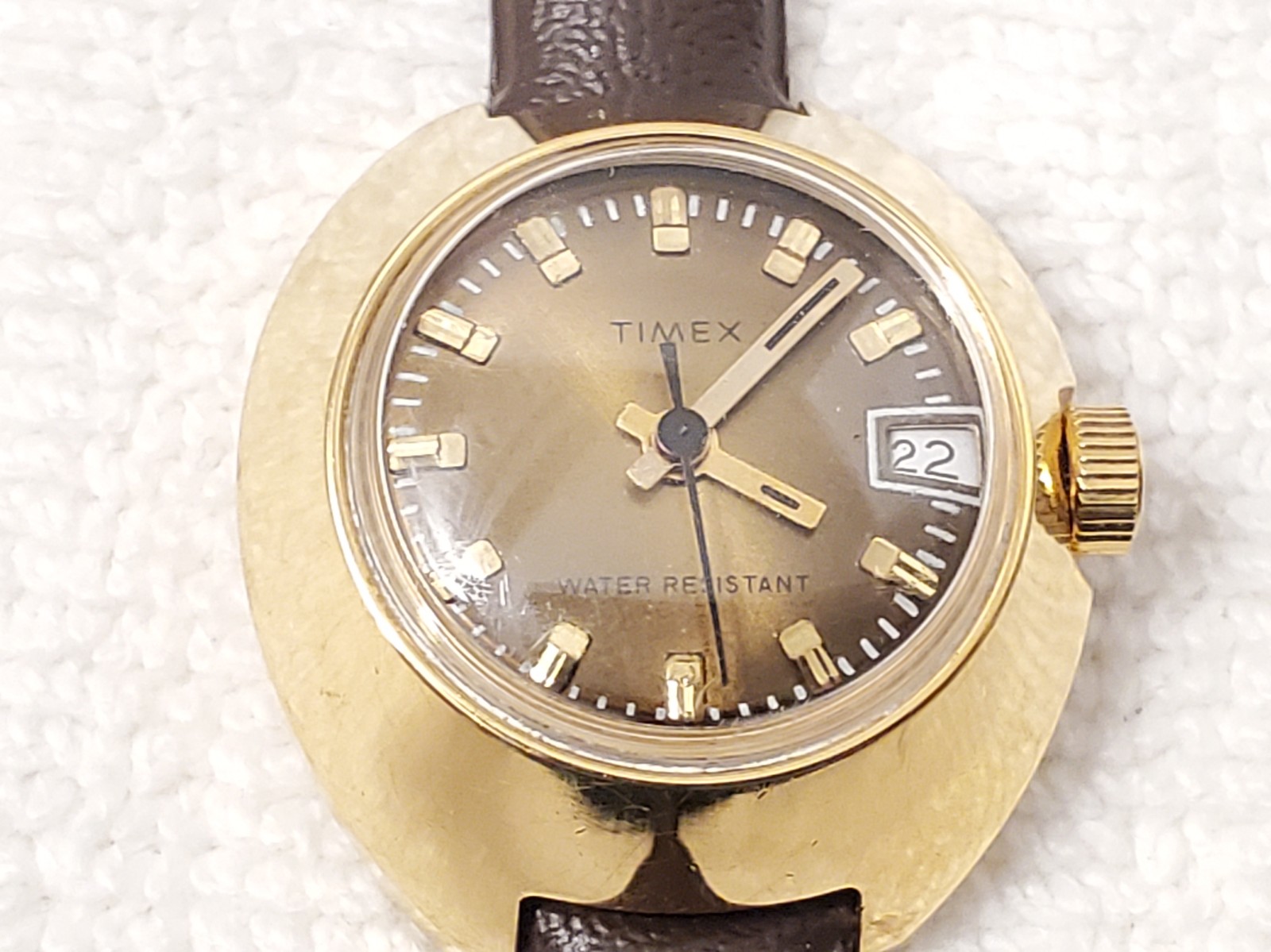 Vintage Timex Gold Plated Wind Up Analog Women's Watch Brown Dial Plastic Strap