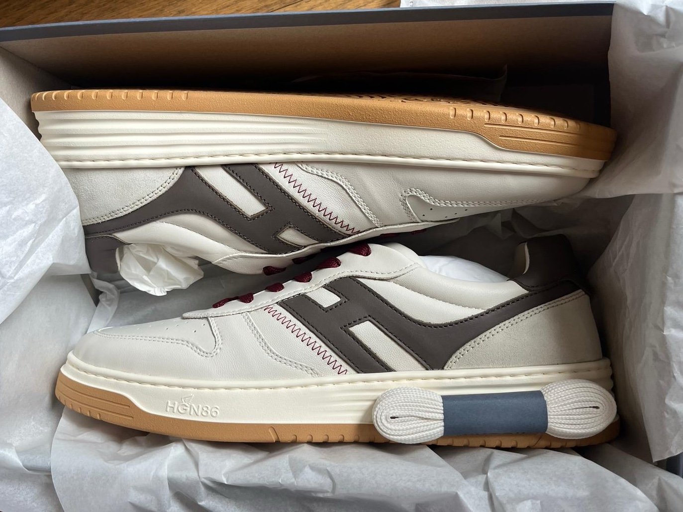 Hogan H630 Leather Sneakers