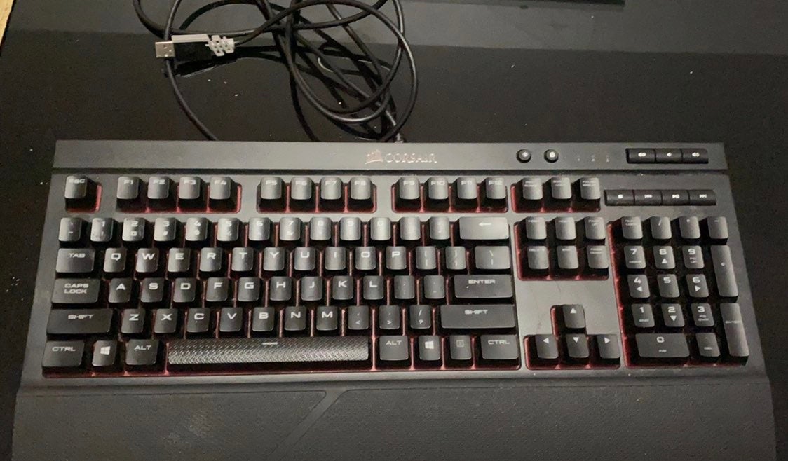 CORSAIR GAMING KEYBOARD K68