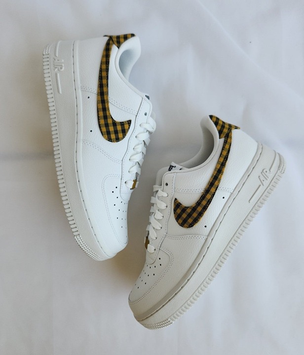 7.5 WOMEN'S NIKE AIR Force 1 07 ESS TREND LOW WHITE / BROWN DZ2784-102 SNEAKERS