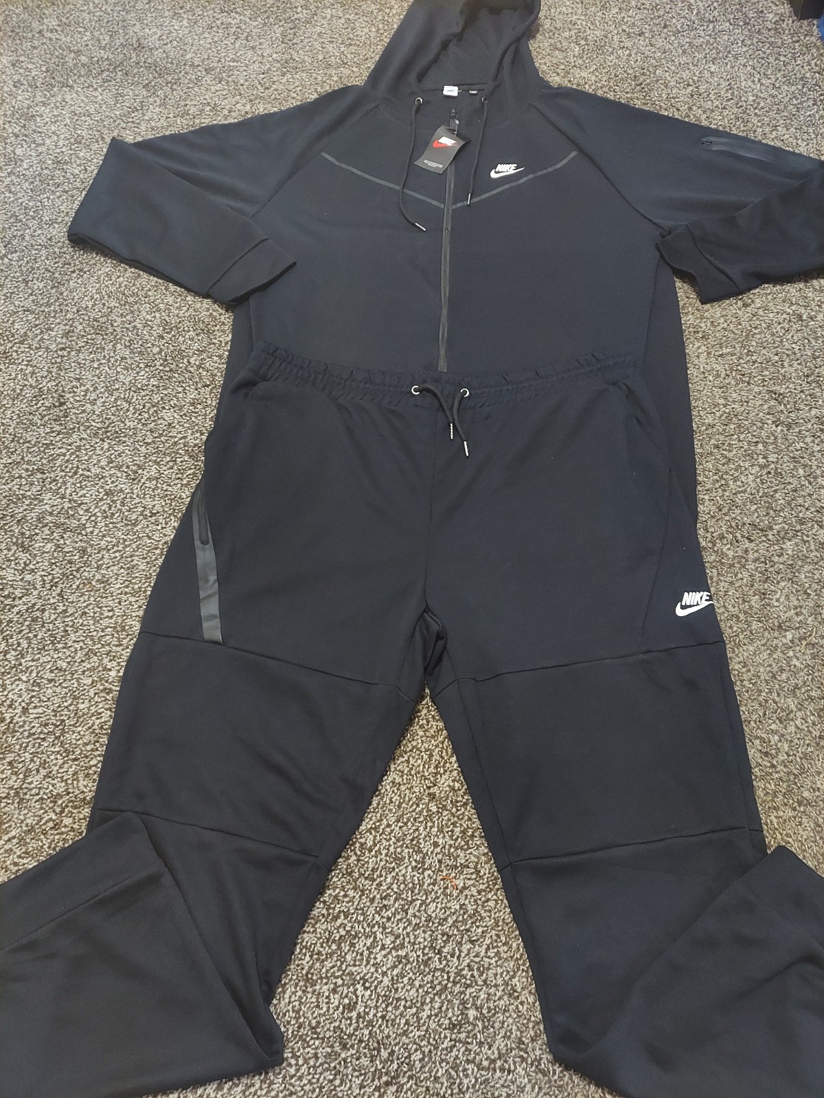 Men's Nike jogging suits