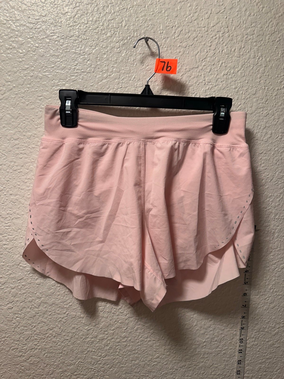 Lululemon find your pace shorts A76