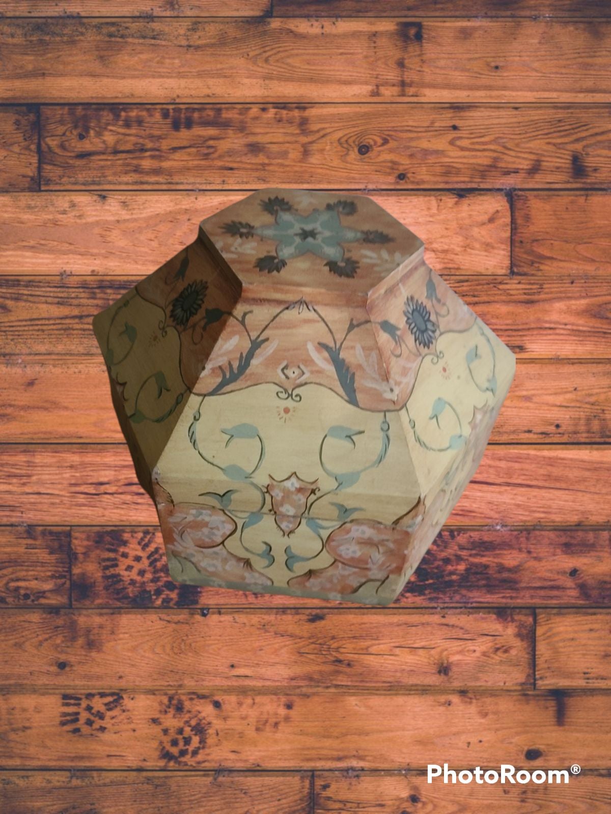 Handmade wood octagon keepsake box with burl lid made in the China.Pre-owned/Us