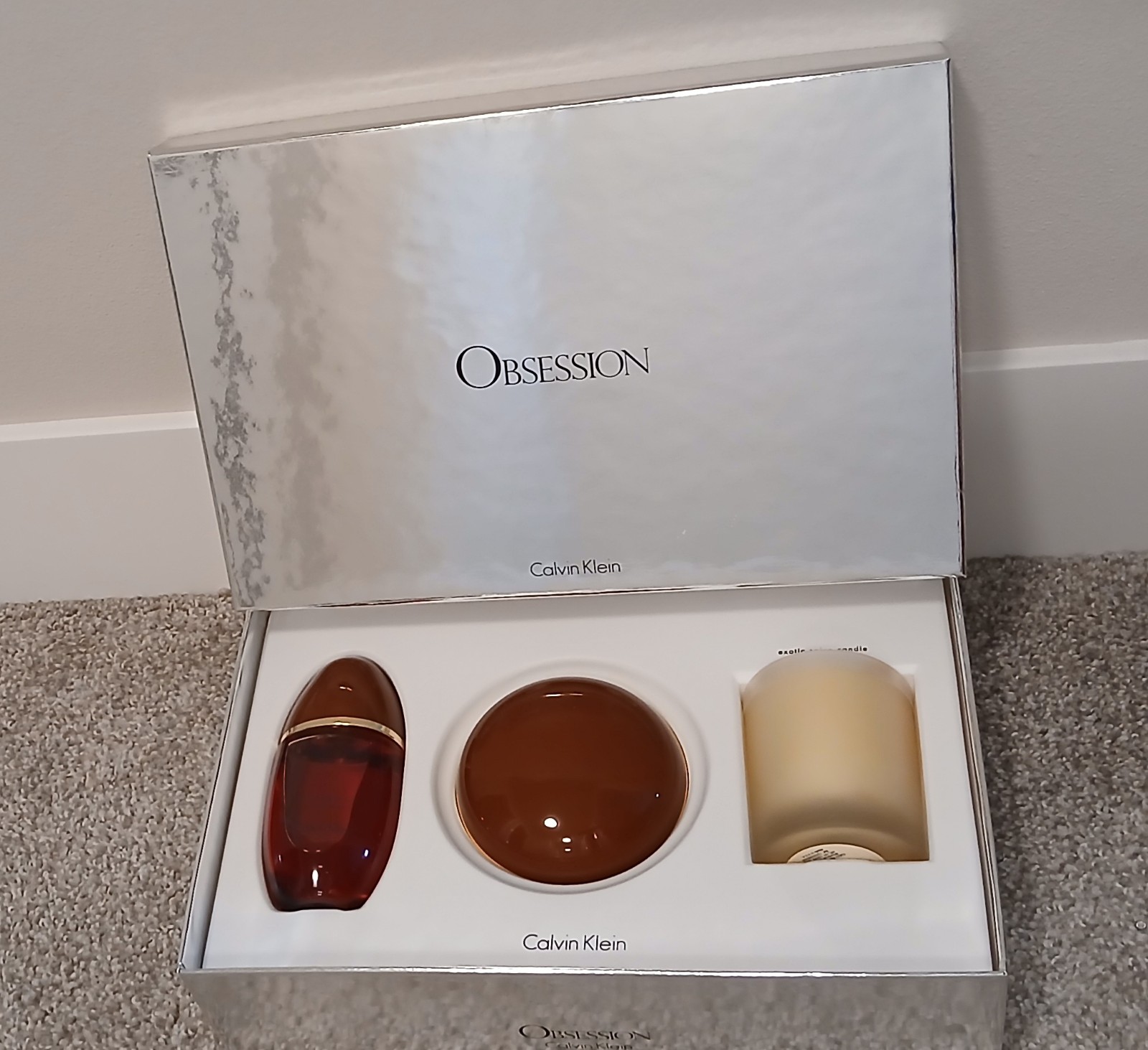 Vintage Obsession By Calvin Klein Set Perfume 3.4 Oz Body Cream 5 oz Candle 6 oz