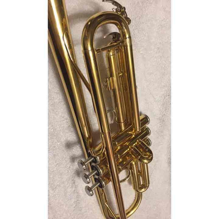 Yamaha trumpet and case