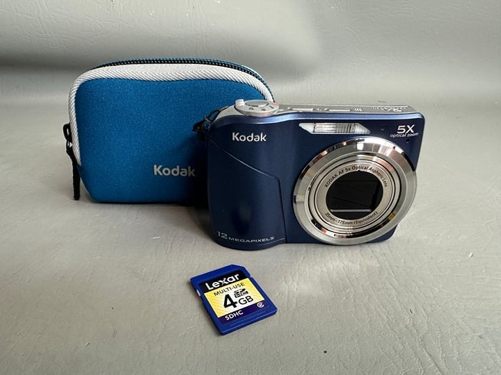 Y2K Kodak EasyShare Digital Camera C190 12.3MP Blue + SD Card