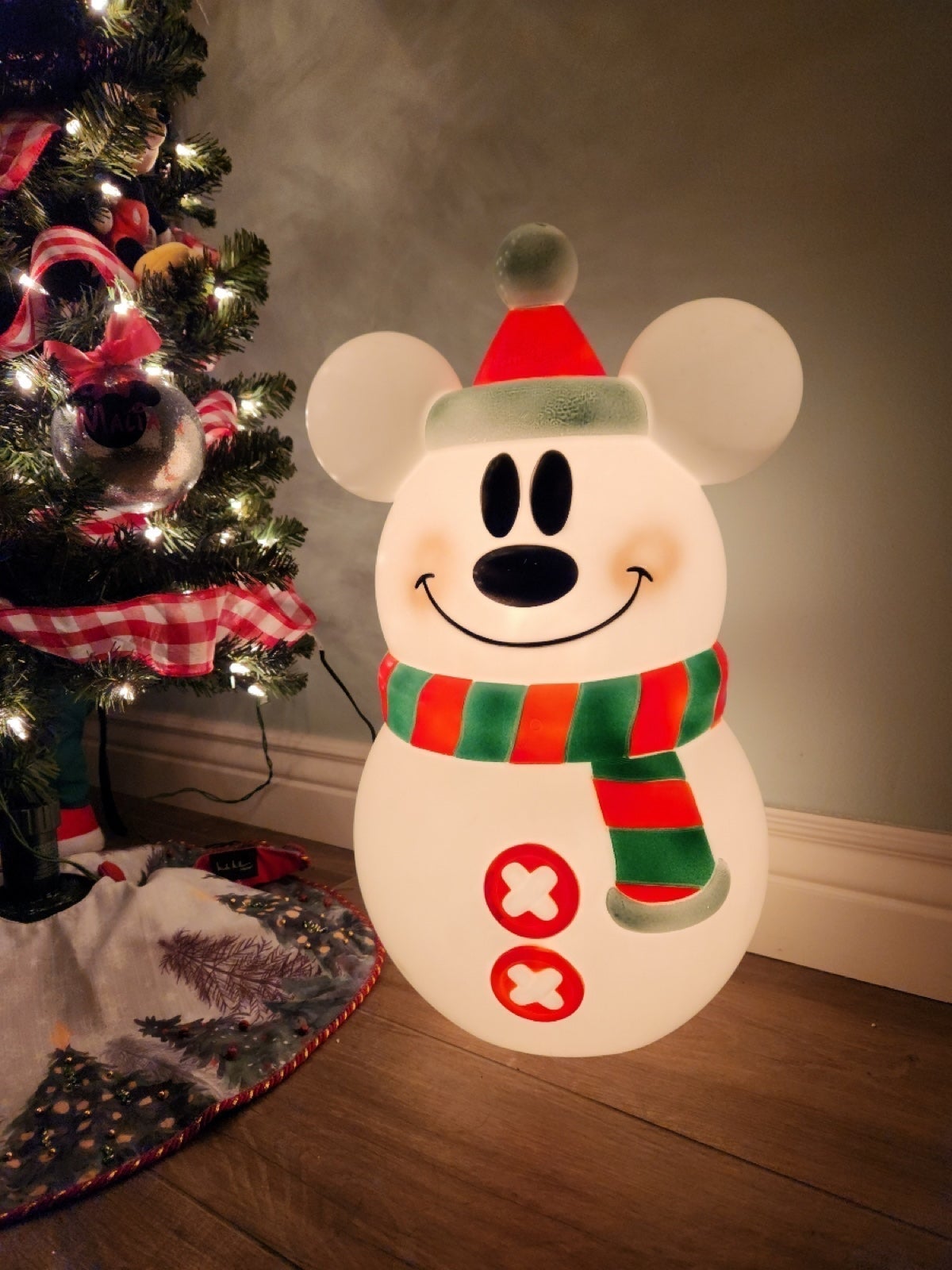 Disney Mickey Mouse 23.62” Mouse Door Decoration with Clear Incandescent Light