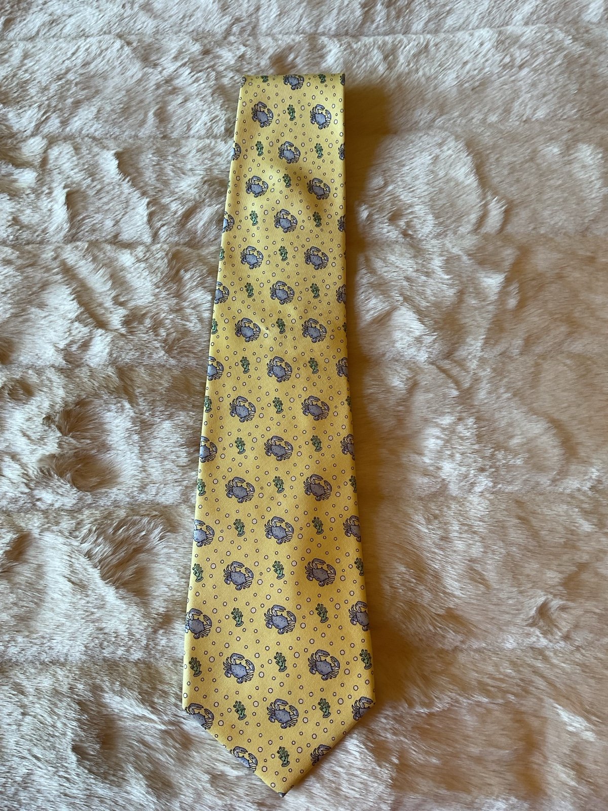 Vineyard vines tie silk