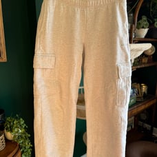 Aritzia Cozy Fleece Mega Cargo Sweatpant, heather cloud white, size medium