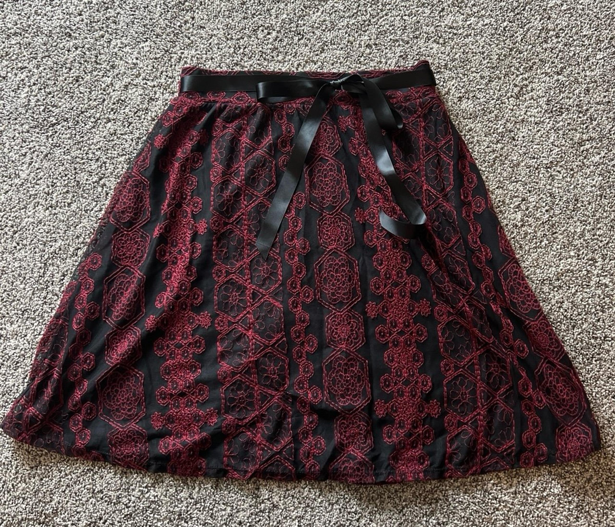 Joe B Women’s Black/Red Lace A line skirt size medium