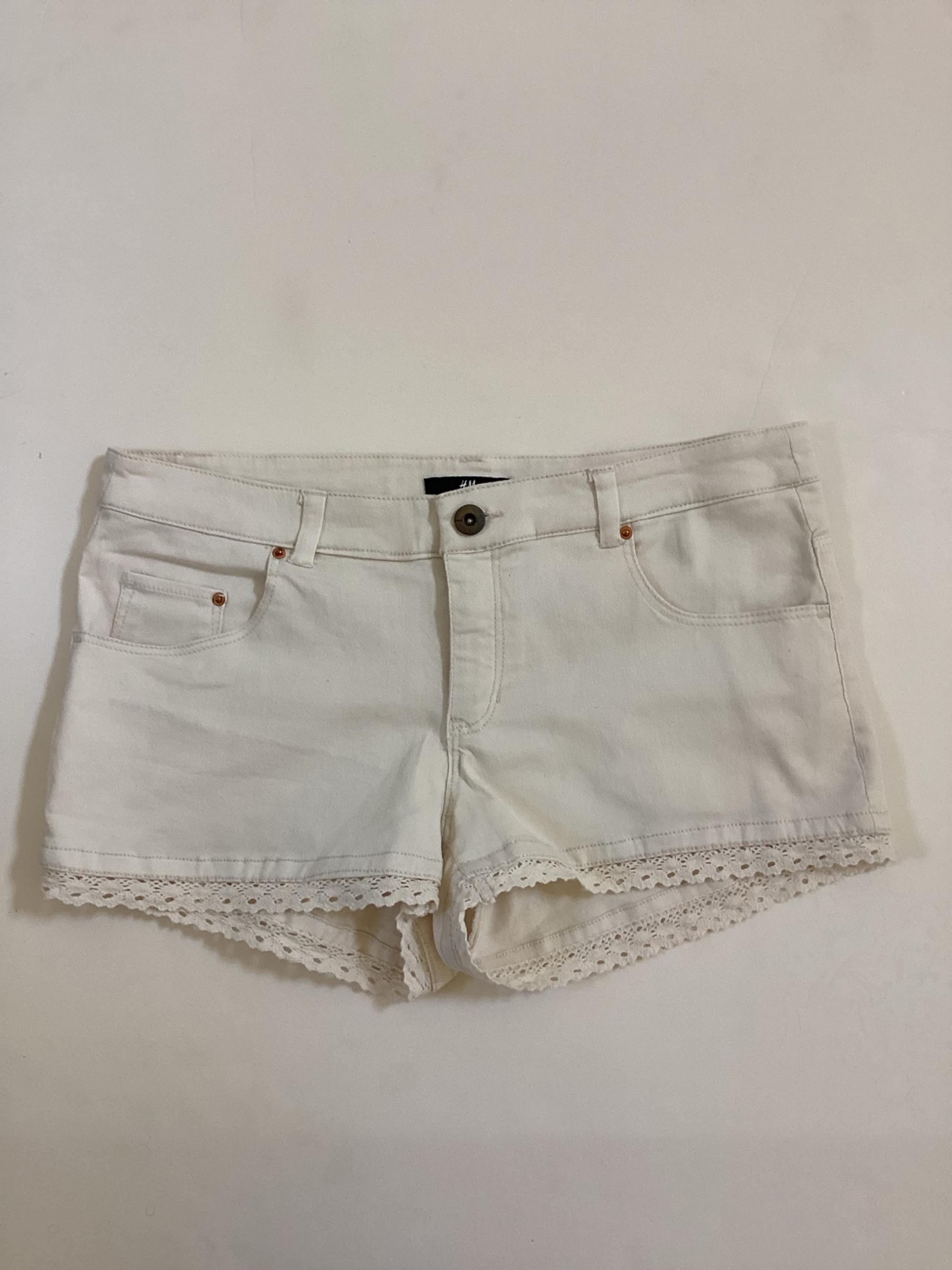 H & M women Stretch Denim Shorts, Size 6