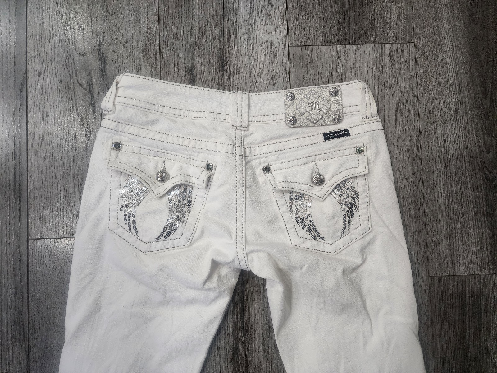 Miss Me RARE white bootcut 28 w/sequin wings on the bling sparkle pockets