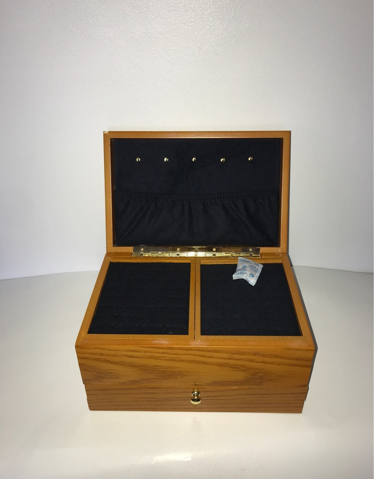 By Lory Greiner Jewerly Oak Wood Box
