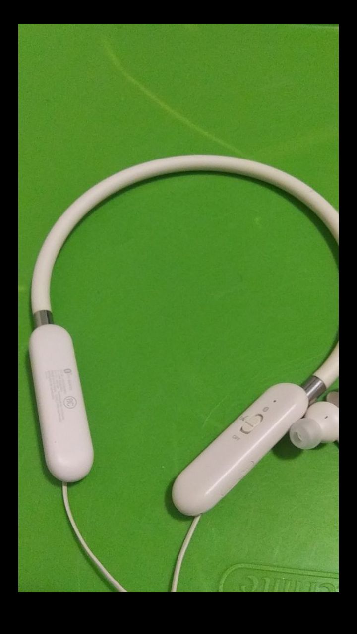 Wireless bluetooth headphones