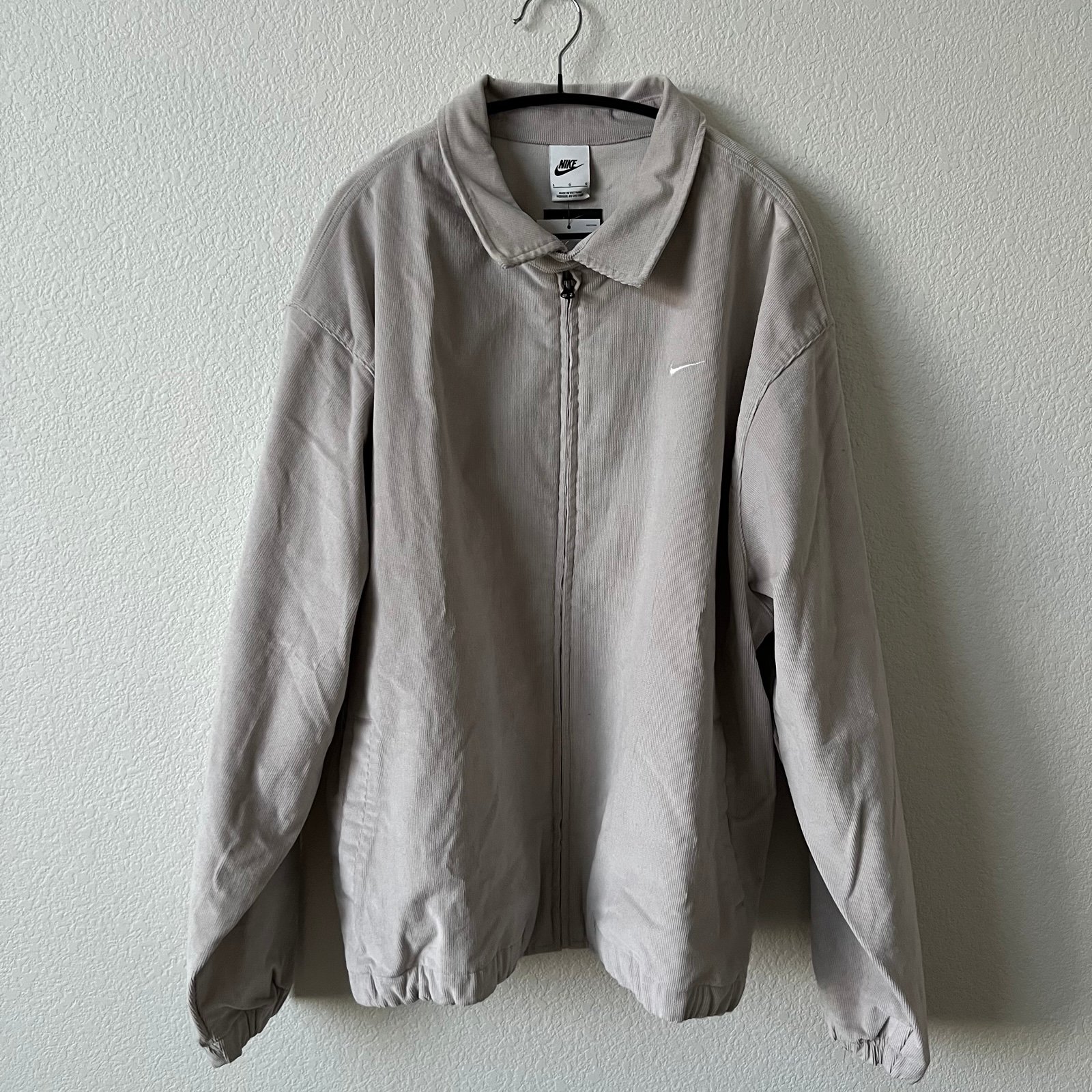 Brand New Nike Corduroy Jacket Size Large