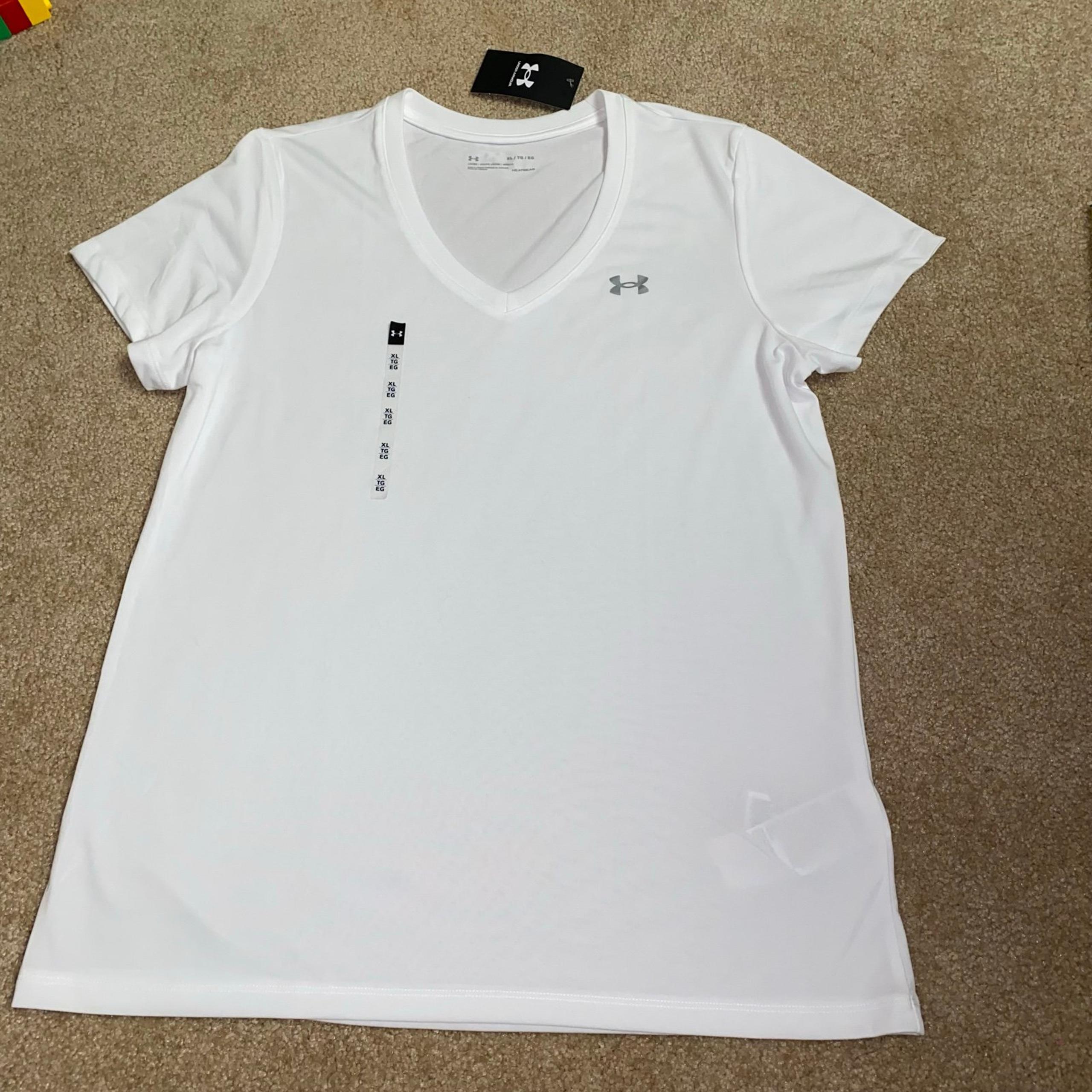 Under Armour womens XL Tshirt heatgear vneck white short sleeve shirt activewear