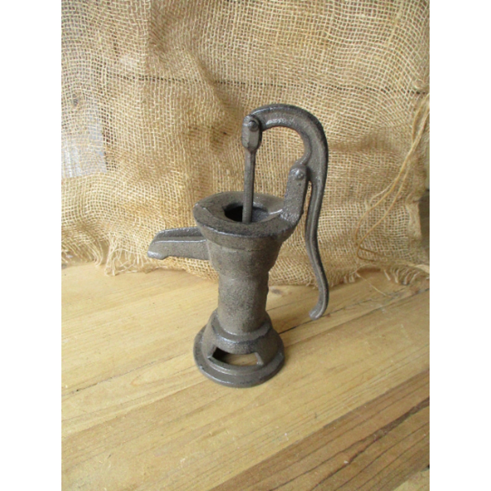RUSTIC CAST IRON PUMP CISTERN WATER FOUNTAIN 9 TALL GARDEN FARM BATHROOM POND