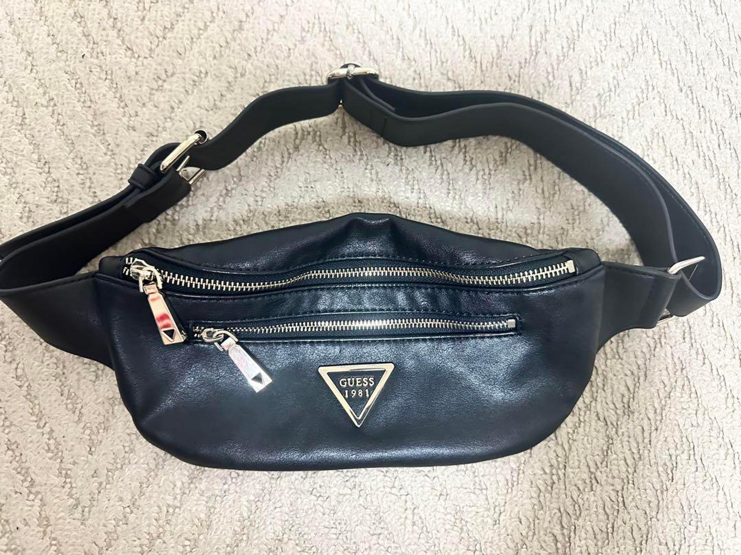GUESS Body Bag / Waist Pouch Black