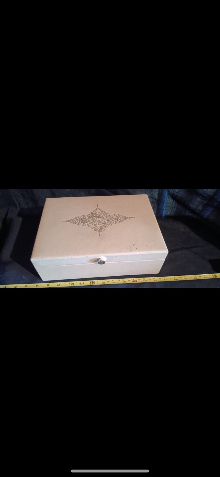 Vintage pink lady button jewelry box