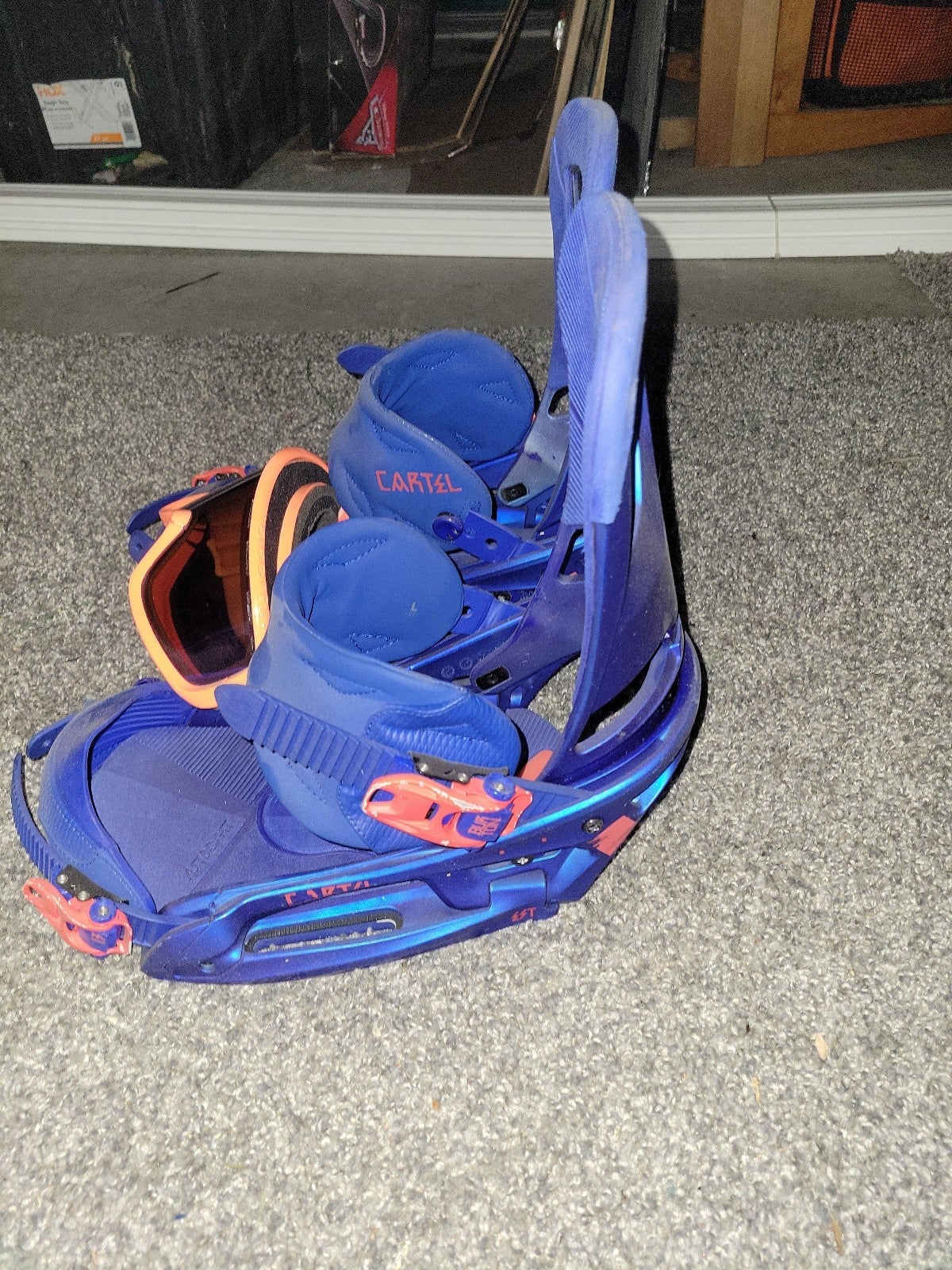 Burton Cartel 13 Est bindings and DC Judge Boa boots w/ new .EG2 polariz goggles