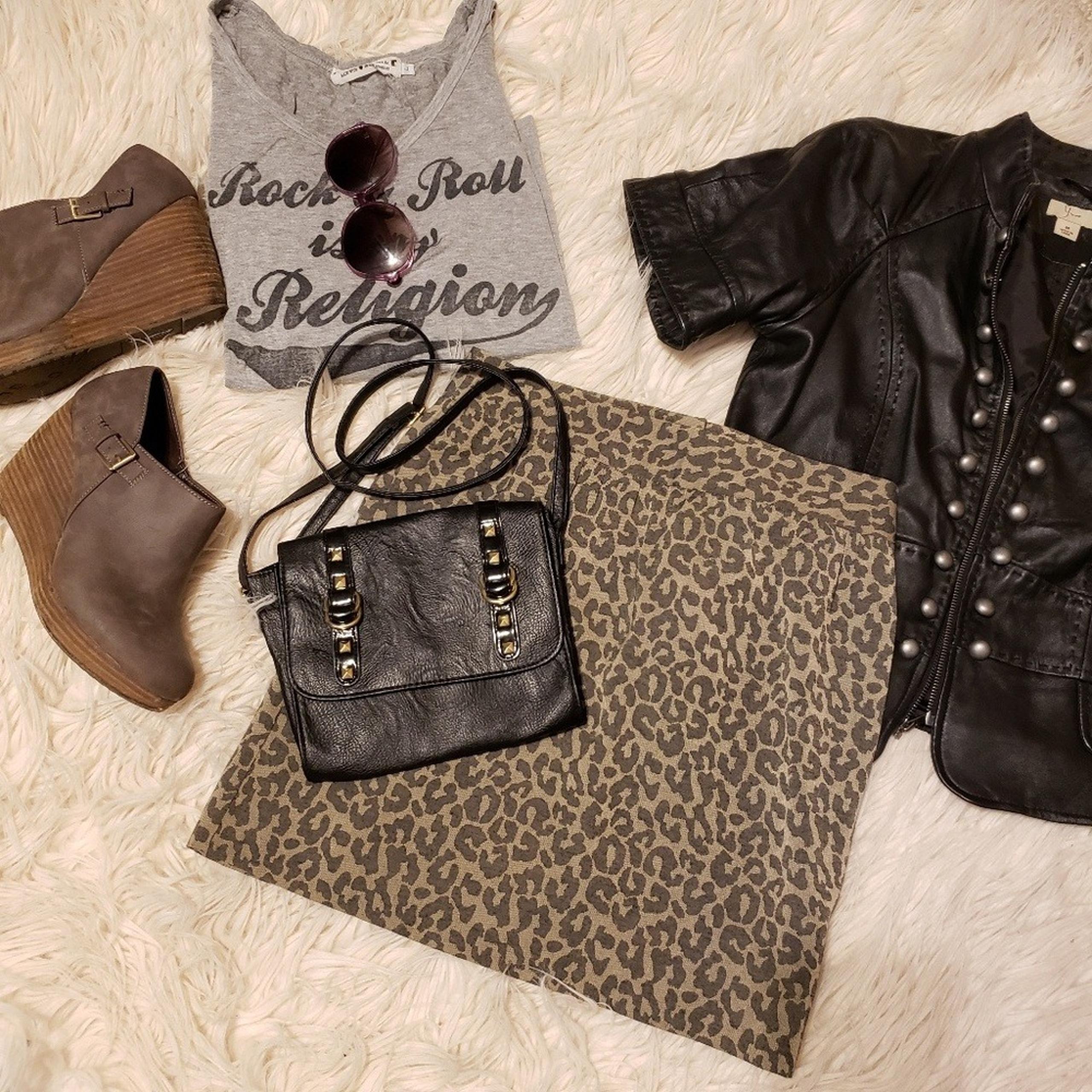 Banana republic Cheetah print mini 2