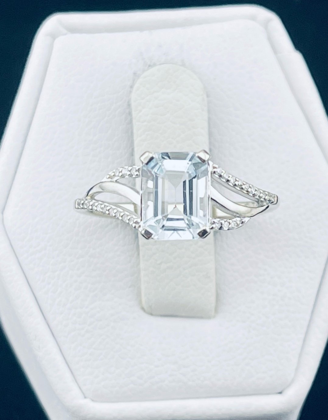 Modern 2 carat, aquamarine and diamond ring 14 karat white gold
