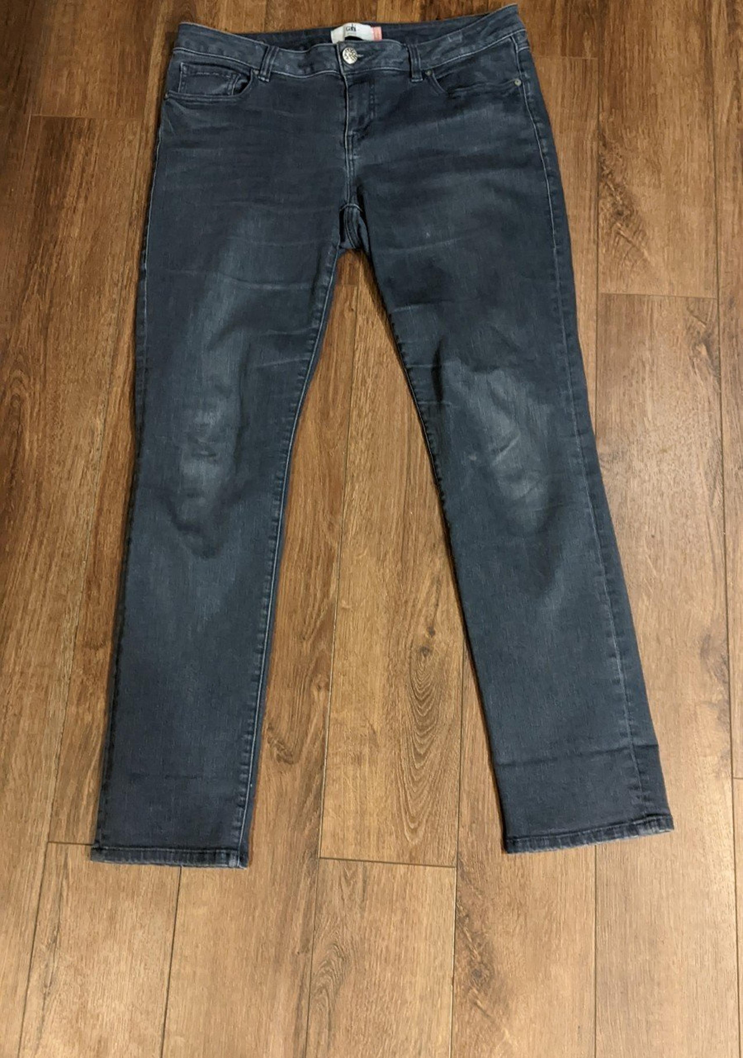 Cabi slim boyfriend jeans