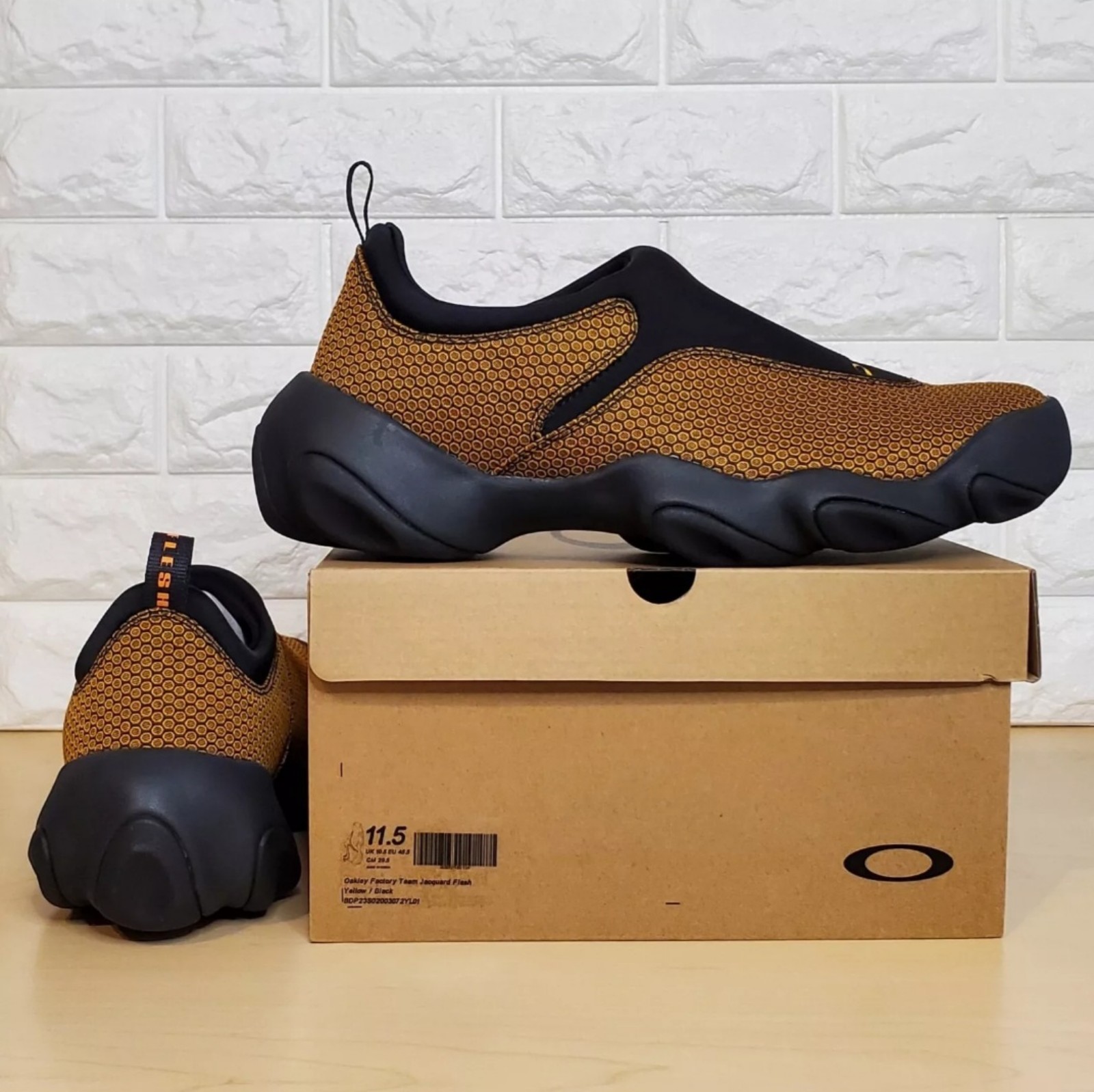 Oakley x Brain Dead Factory Team Mens Size 11.5 Flesh Jacquard Yellow