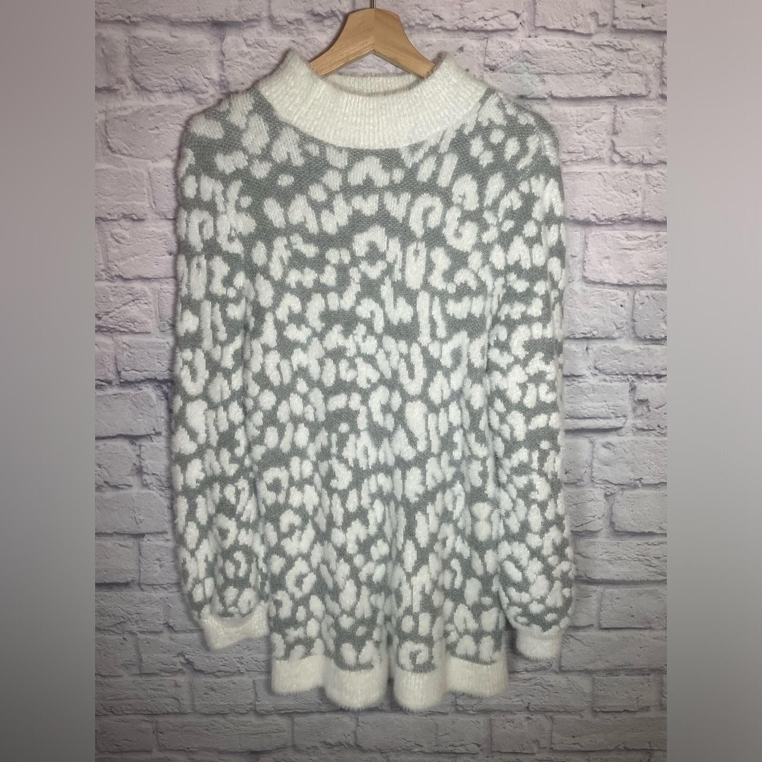 Lands End Mock Neck Tunic Sweater Grey & White Cheetah Print size Large