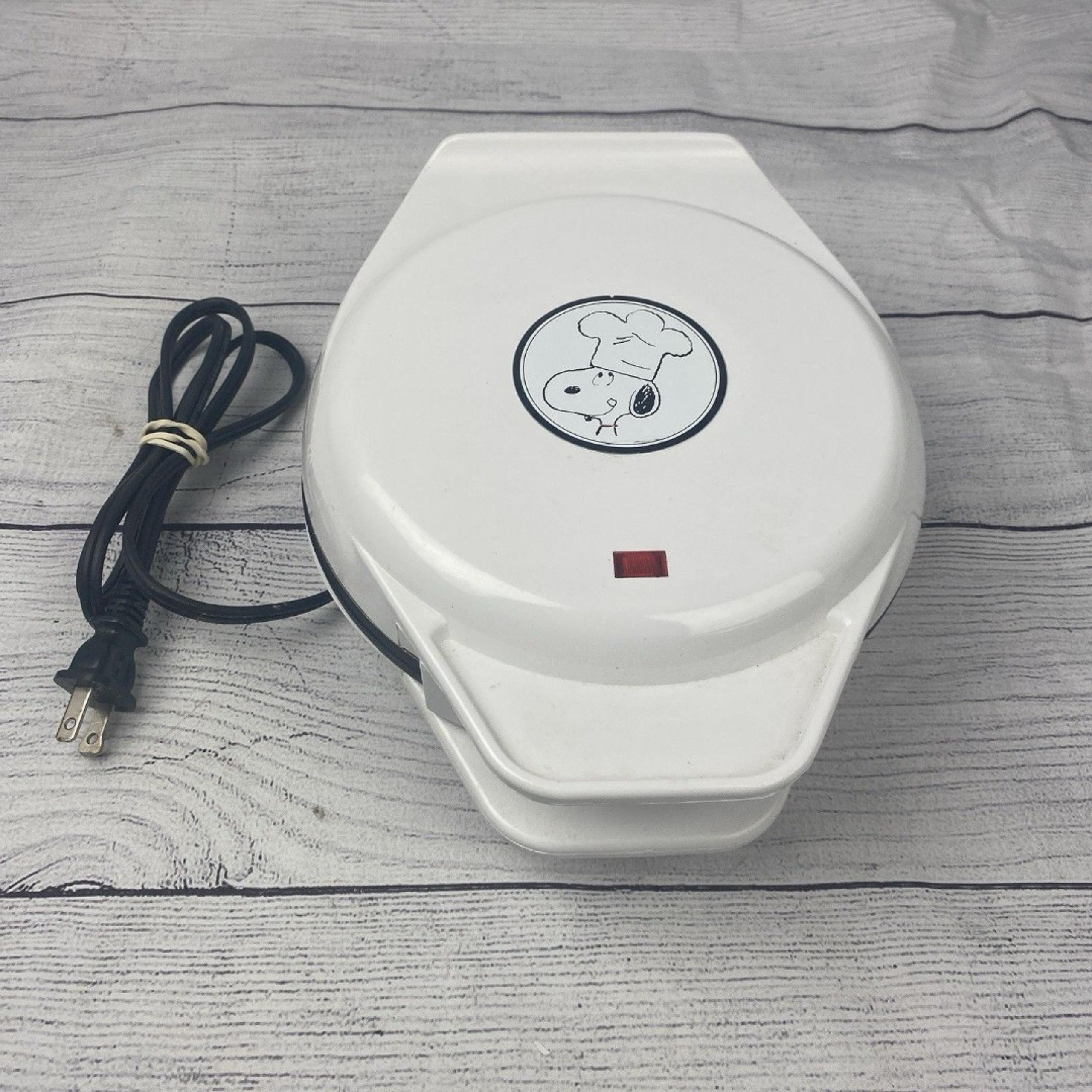 Salton Maxim PEANUTS SNOOPY Waffle Baker Maker Waffler Model WM-2 White