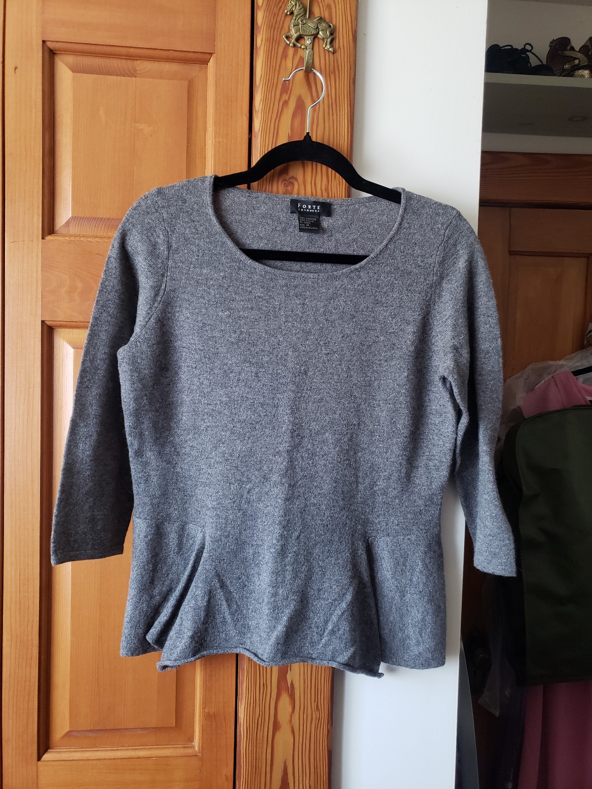 NWOT Forte' 100% Cashmere Pleated Peplum 3/4 Sleeve Top Blouse Sweater Medium