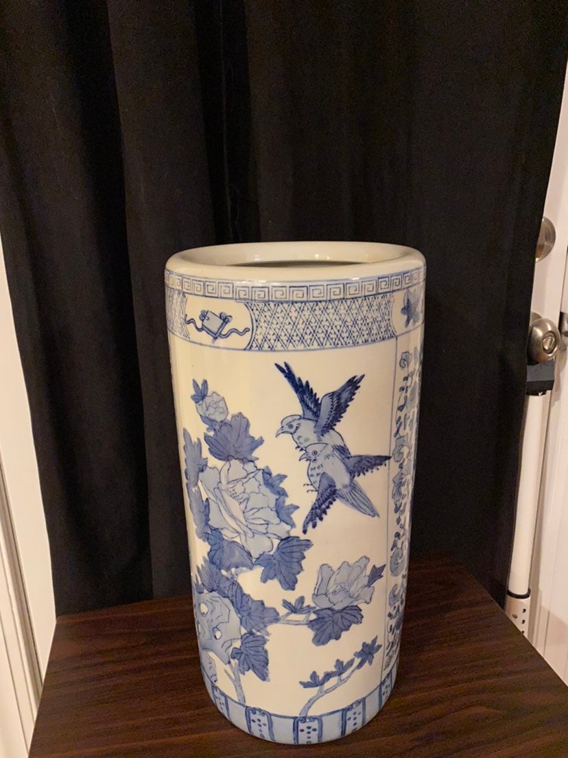 Chinese umbrella stand with birds
