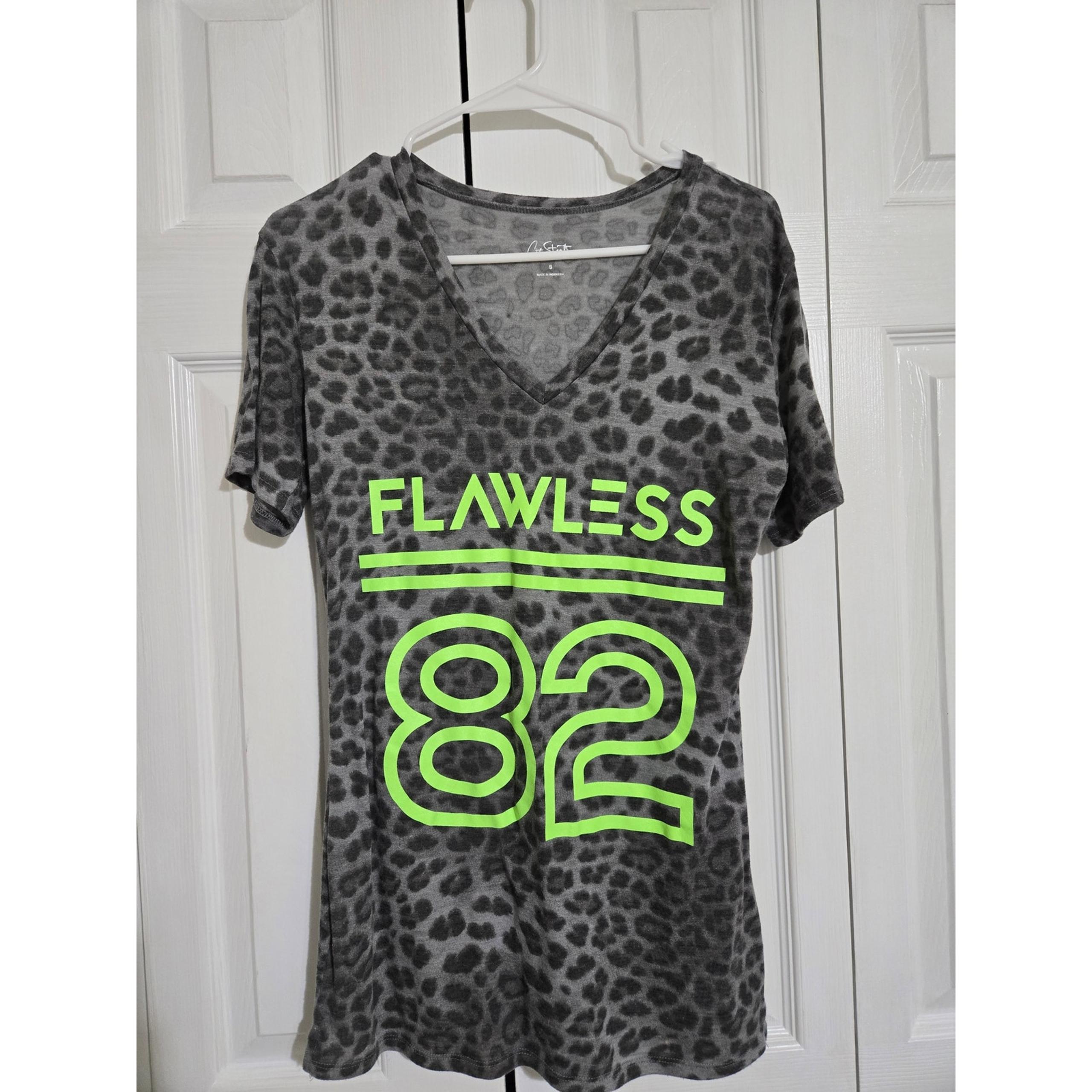 City streets small women's gray leopard print v neck graphic tee